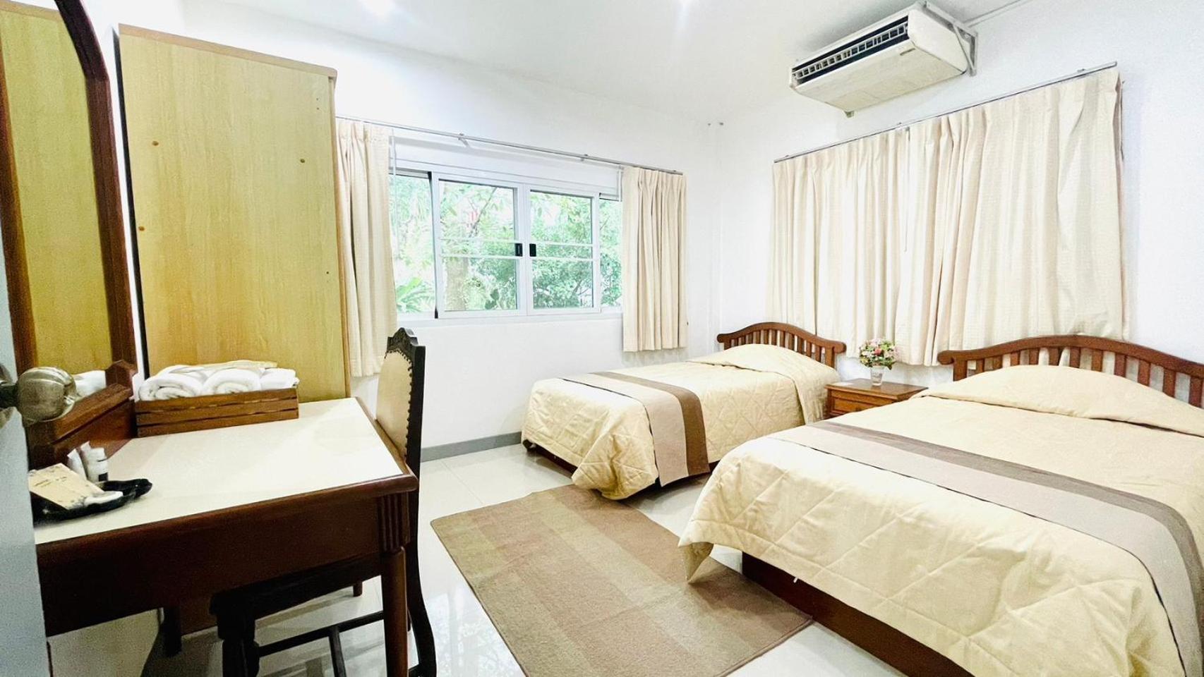 Baan Ing Khao Hotel Pakchong Exterior photo