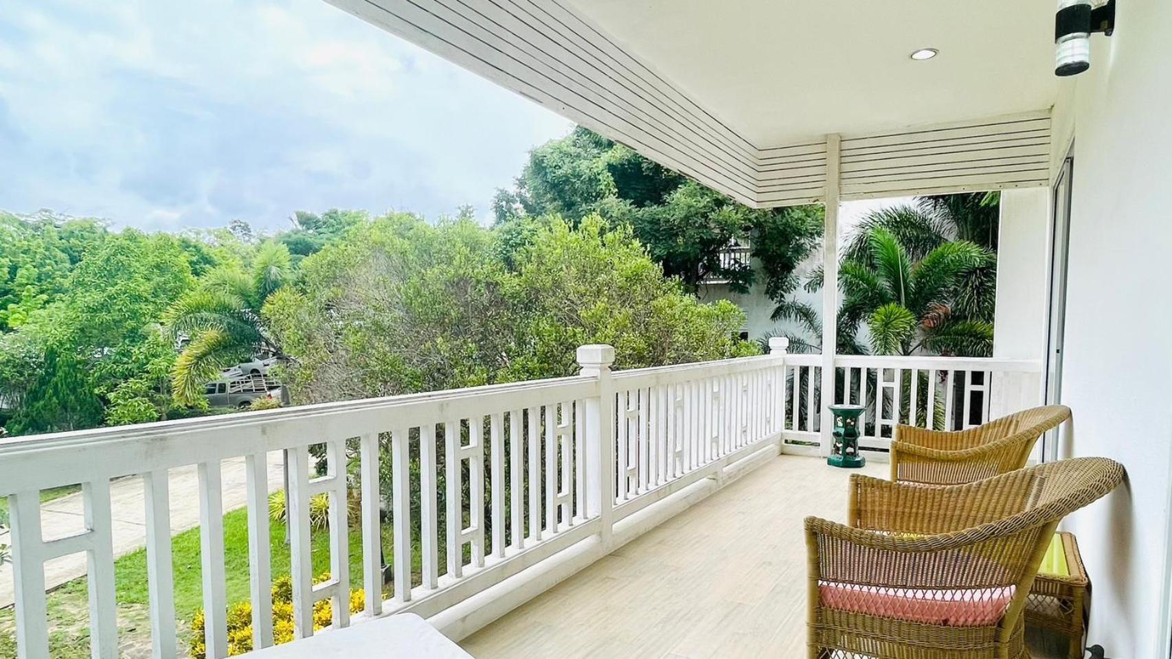 Baan Ing Khao Hotel Pakchong Exterior photo